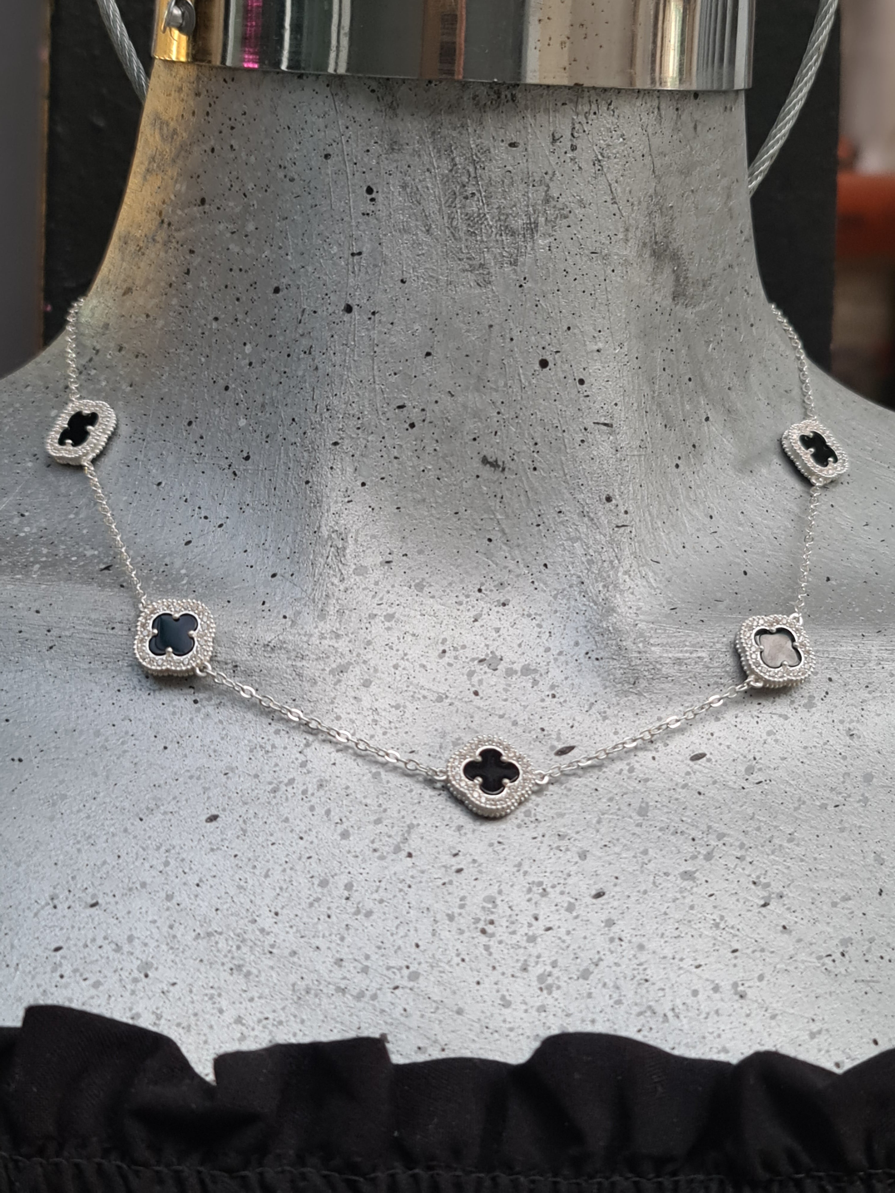 Gargantilla De Plata Turca 5 Treboles Negros Con Zirconias 50cm