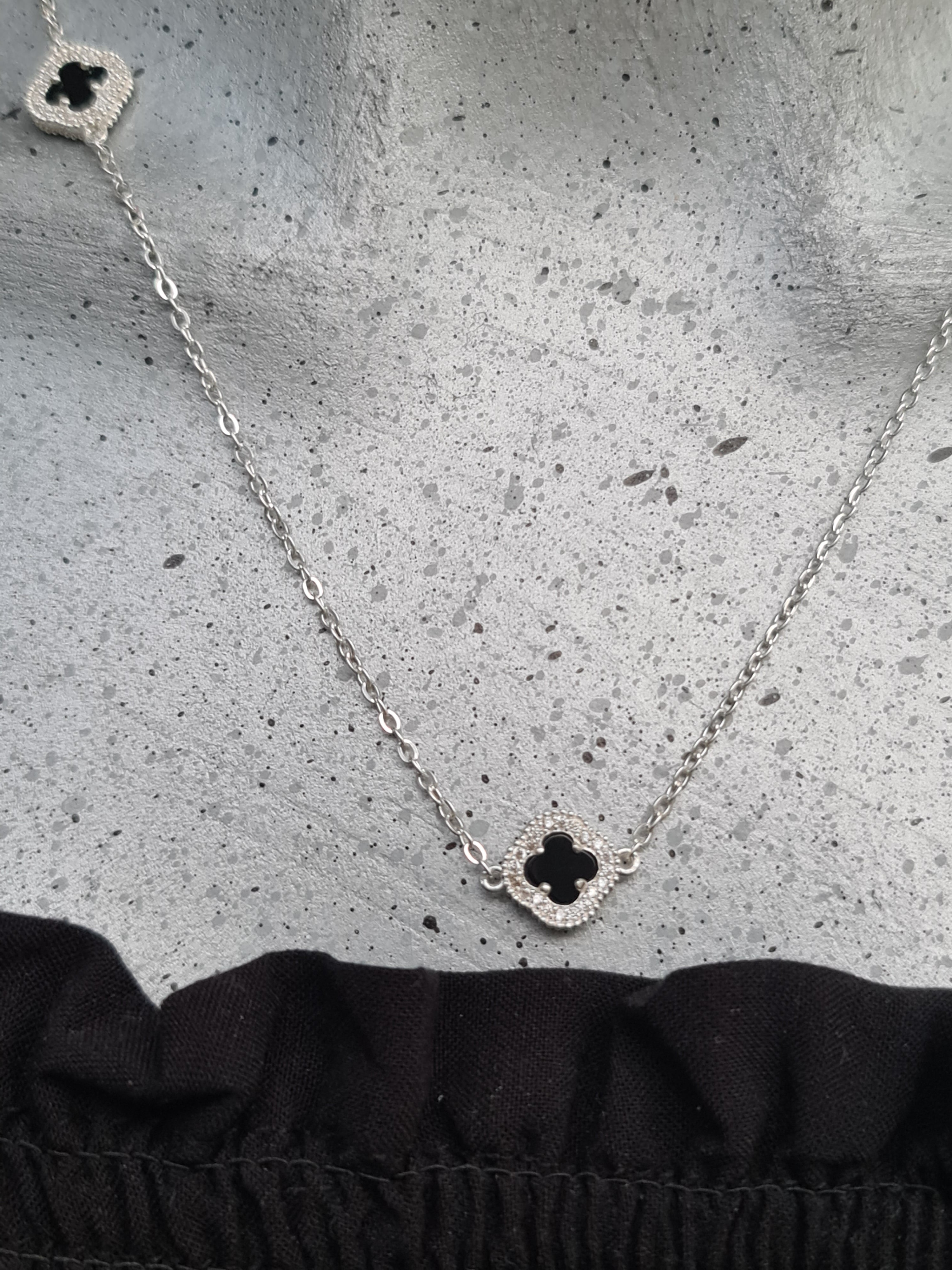 Gargantilla de Plata Turca 3 Treboles Negros Con Zirconias 50cm