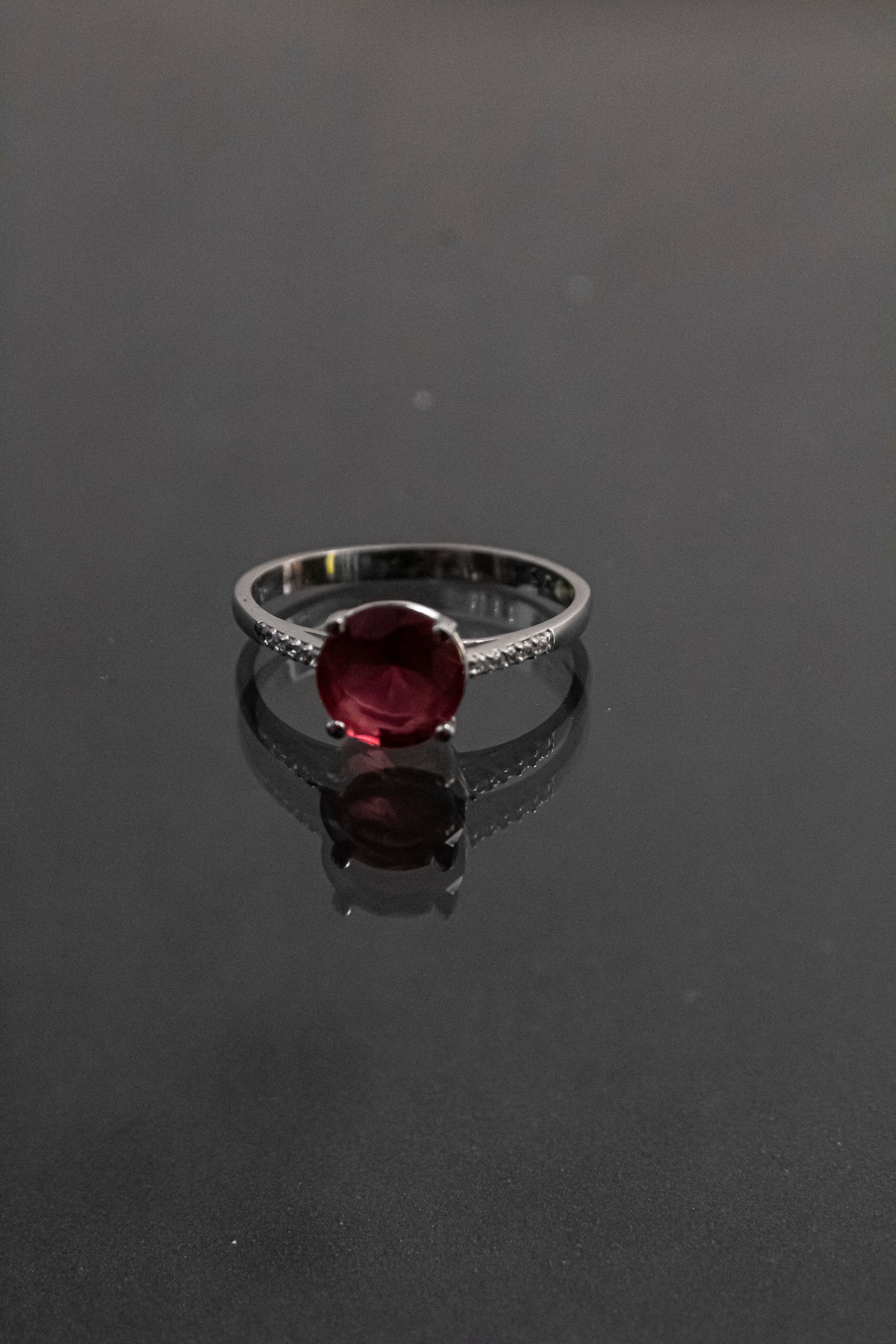 Anillo De Plata Turca Con Piedra Natural Roja De Laboratorio