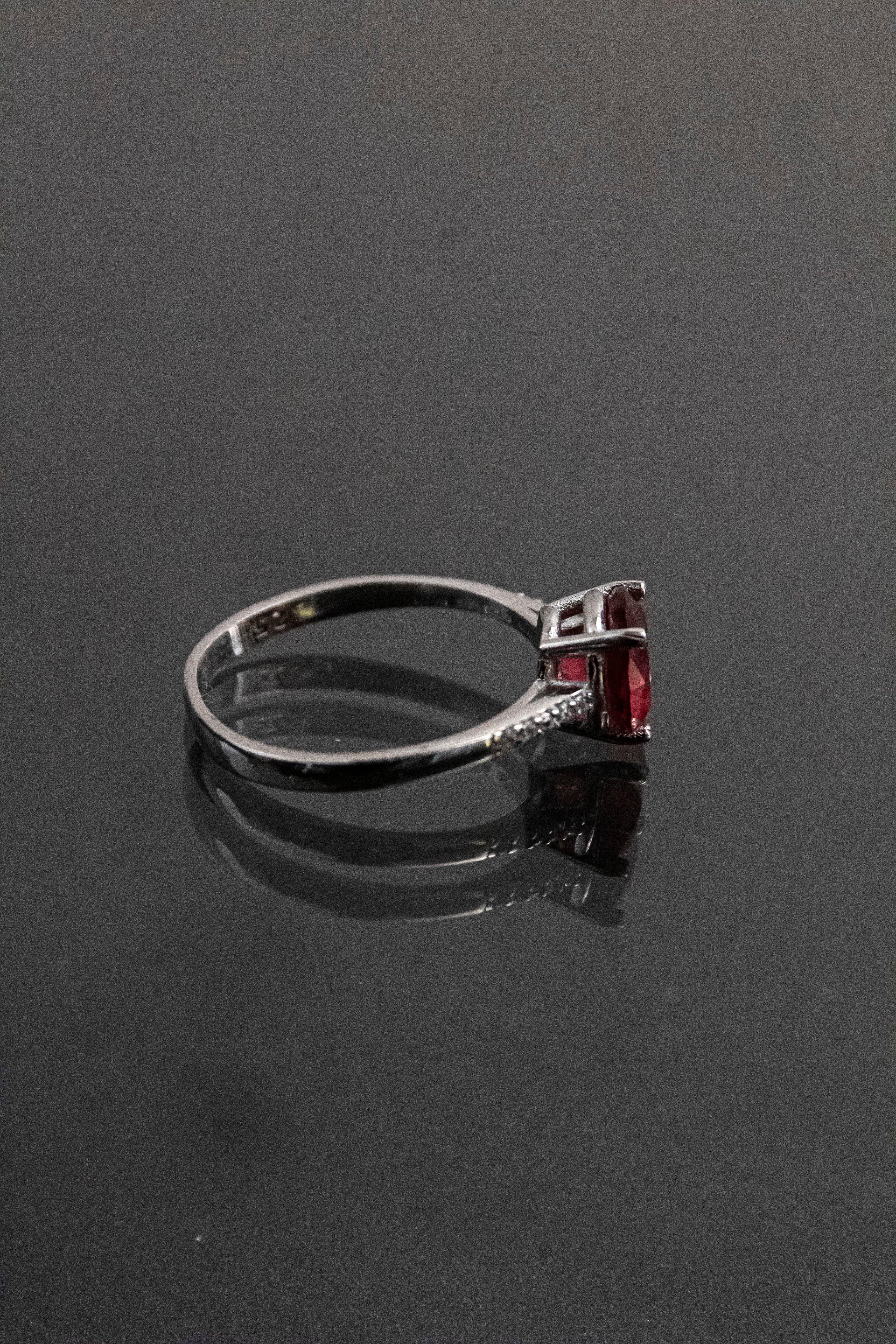Anillo De Plata Turca Con Piedra Natural Roja De Laboratorio