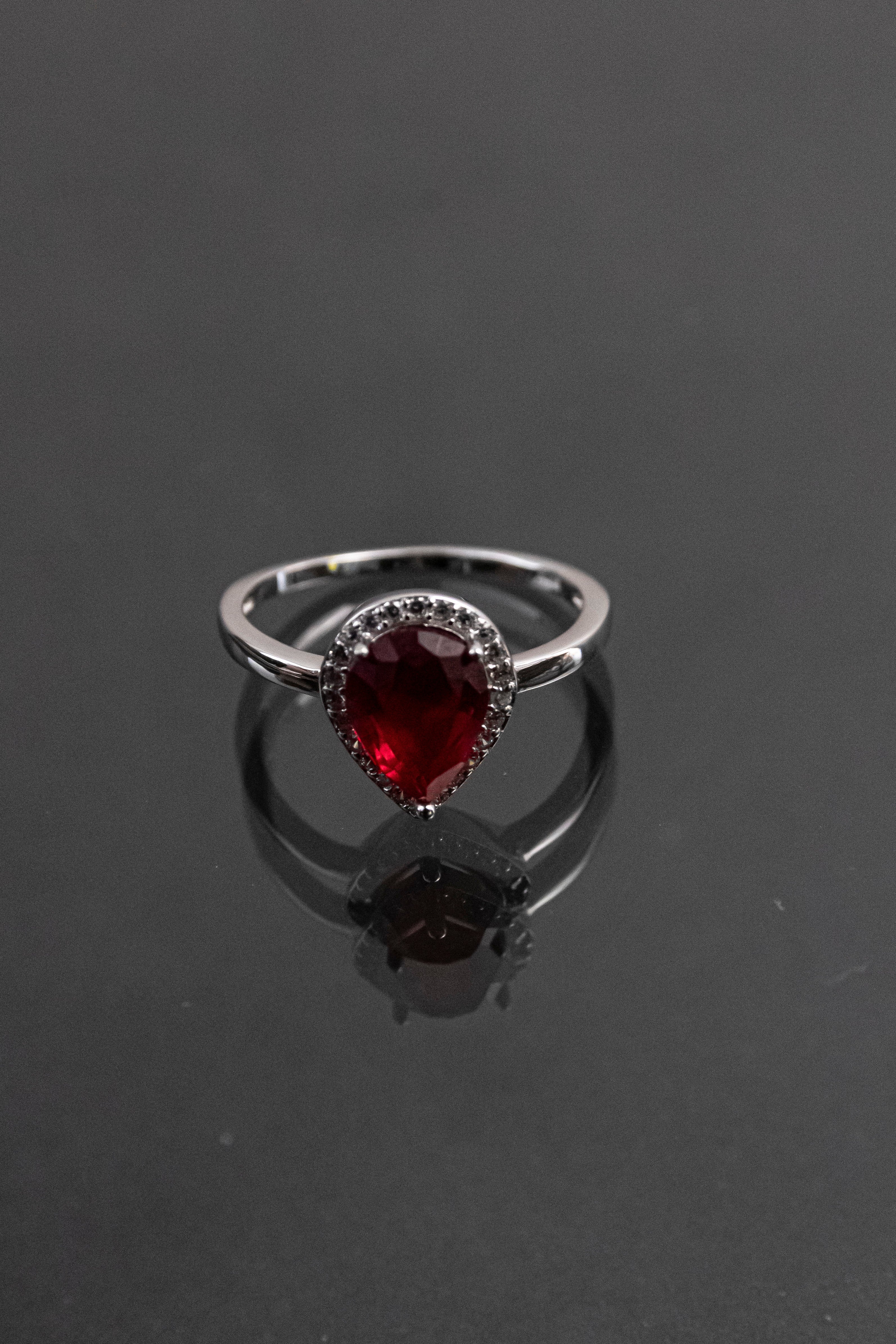 Anillo De Plata Turca Con Piedra Natural Roja De Laboratorio
