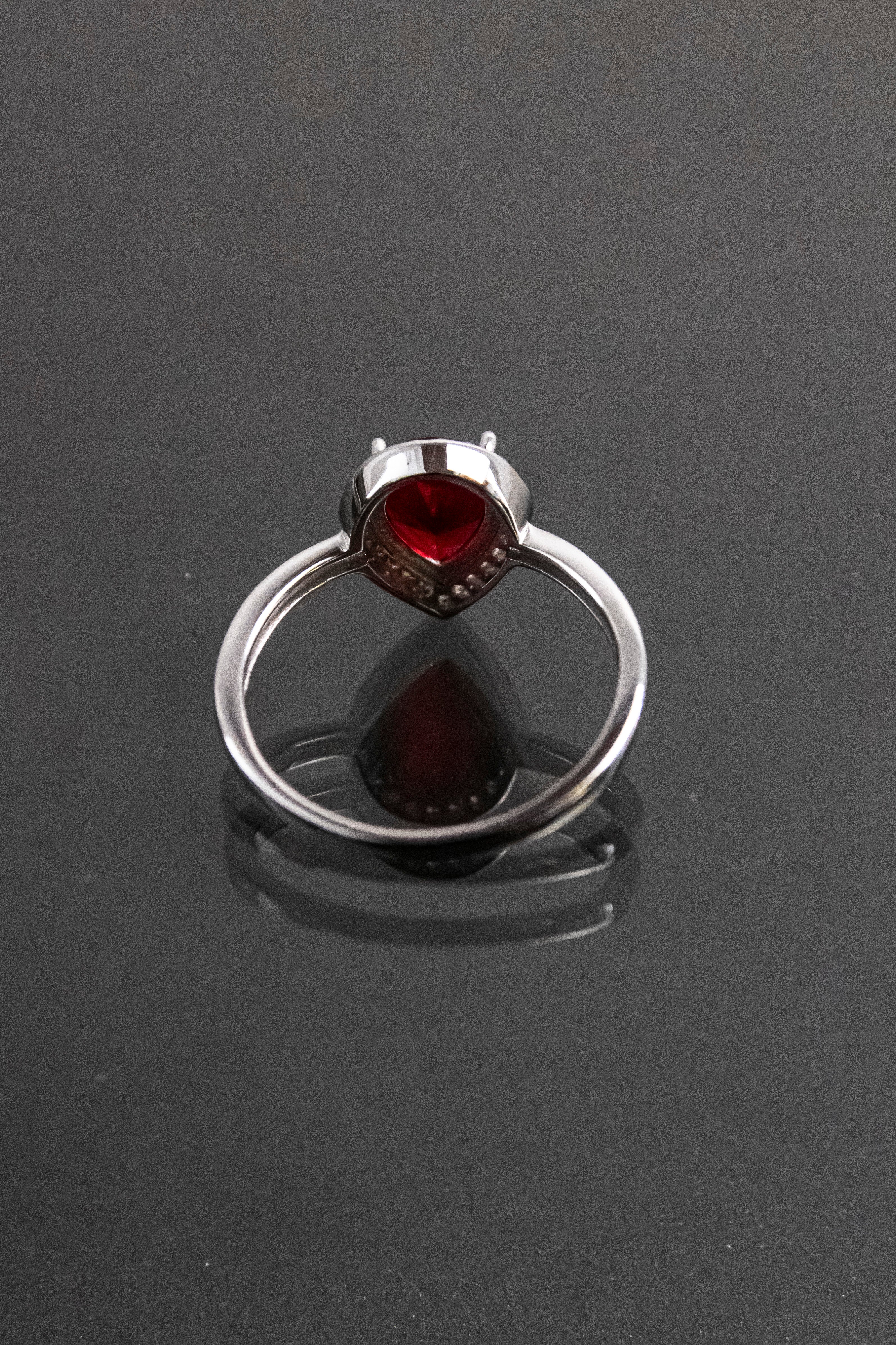 Anillo De Plata Turca Con Piedra Natural Roja De Laboratorio