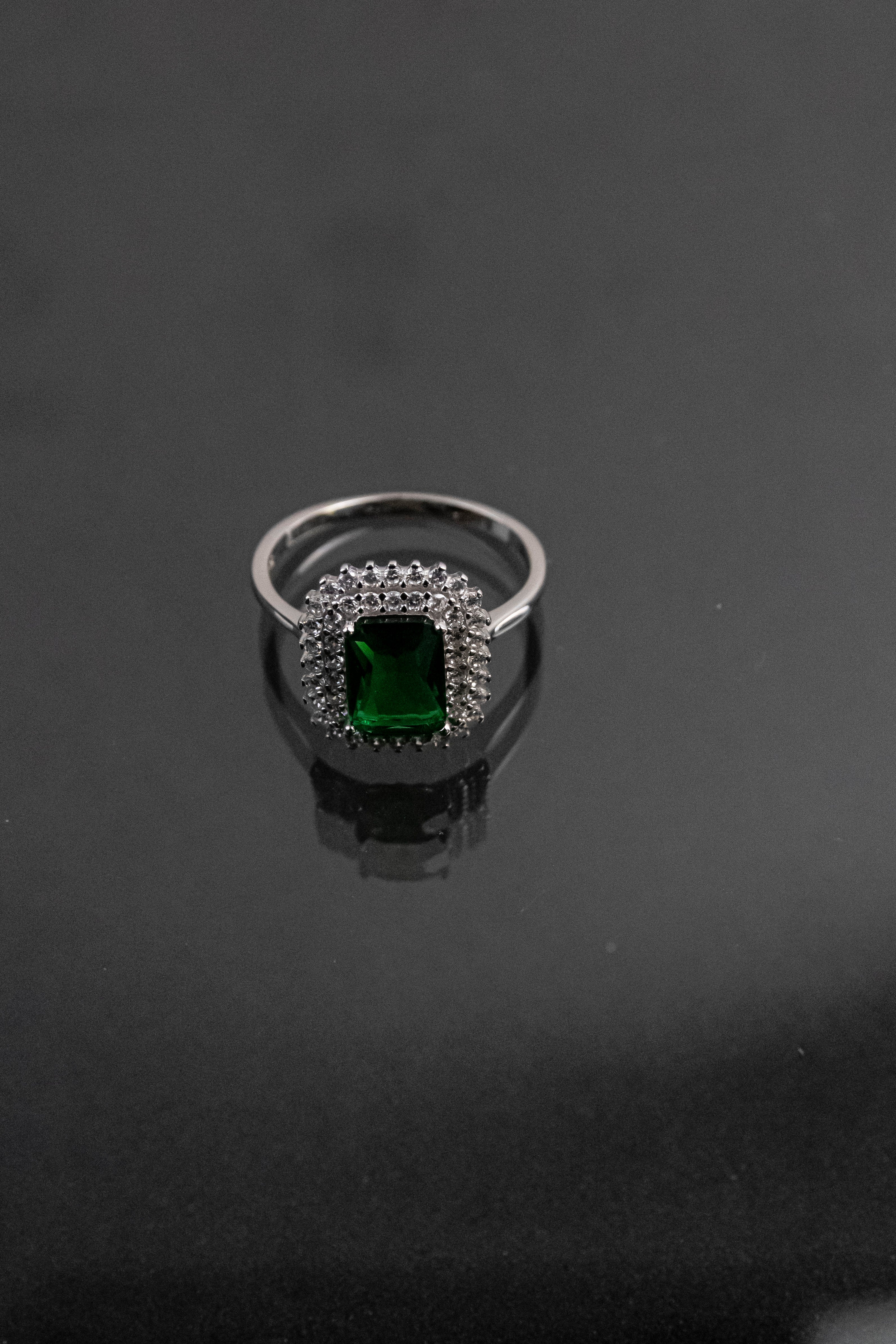 Anillo De Plata Turca Con Piedra Natural Verde Esmeralda De Laboratorio