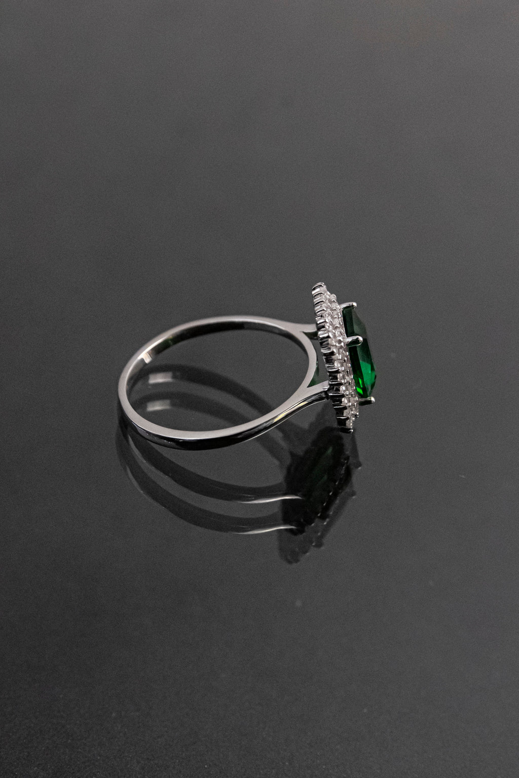 Anillo De Plata Turca Con Piedra Natural Verde Esmeralda De Laboratorio