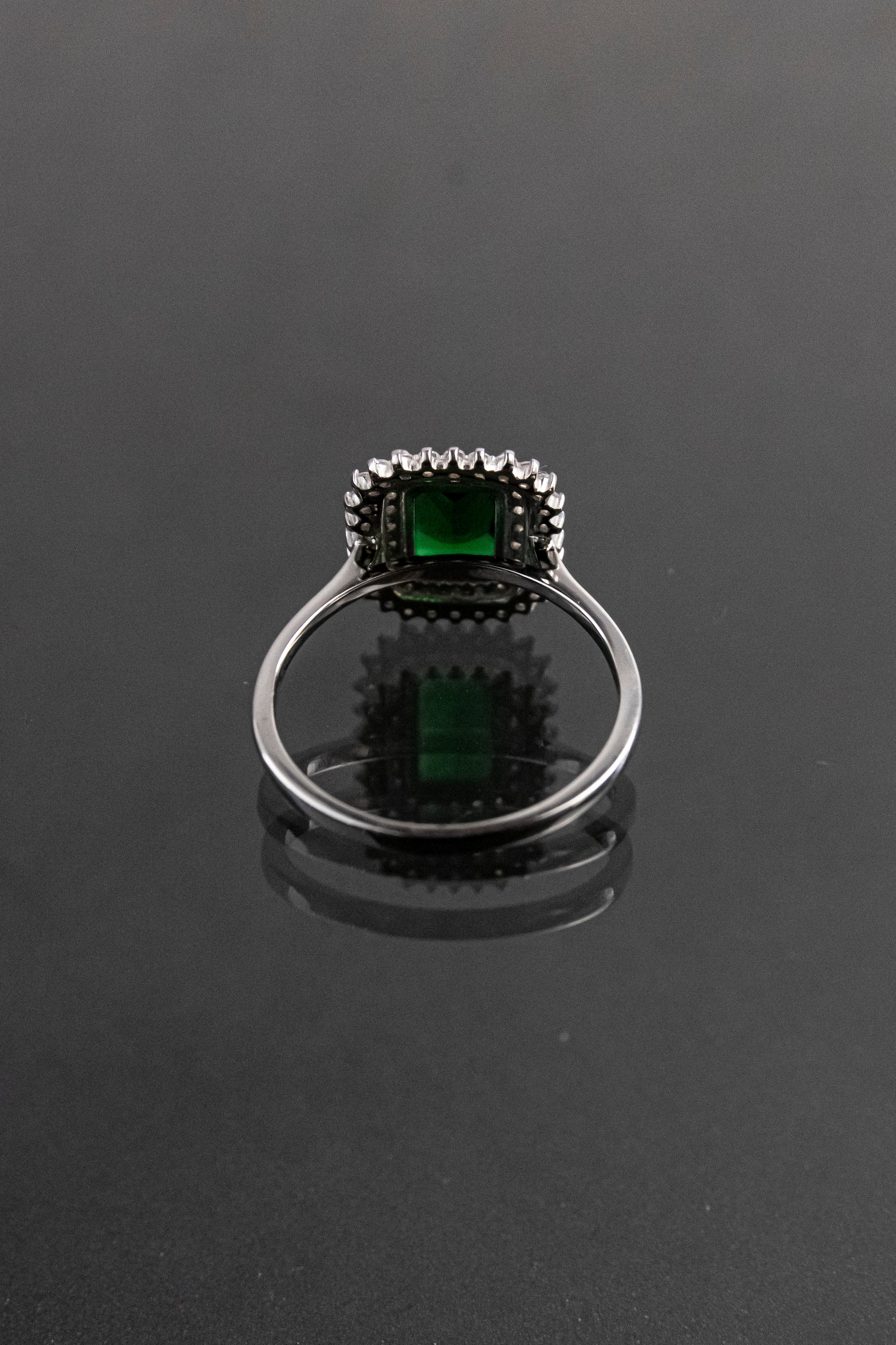 Anillo De Plata Turca Con Piedra Natural Verde Esmeralda De Laboratorio
