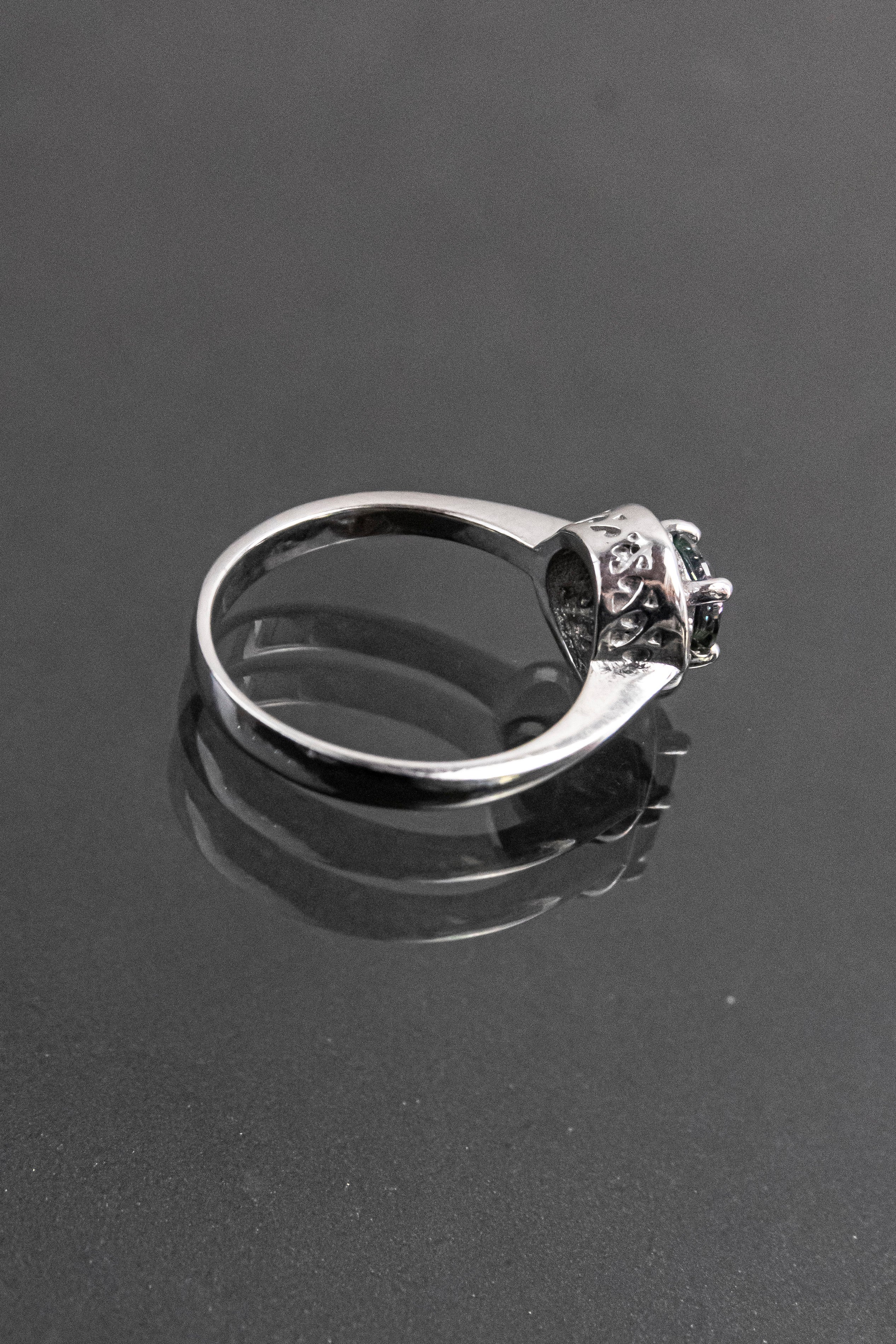 Anillo De Plata Turca Con Piedra Natural Morada De Laboratorio