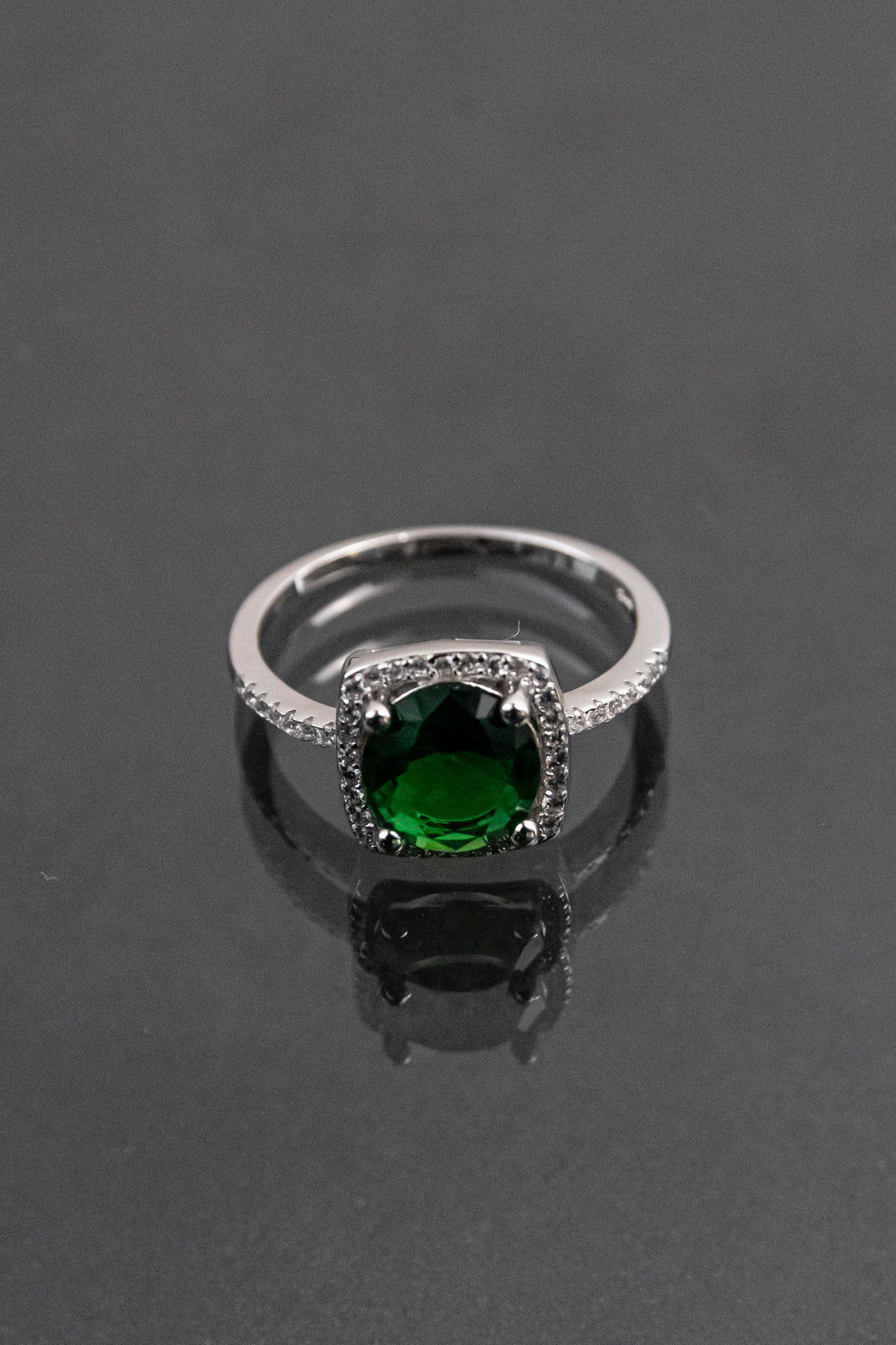 Anillo De Plata Turca Con Piedra Natural Verde Esmeralda De Laboratorio