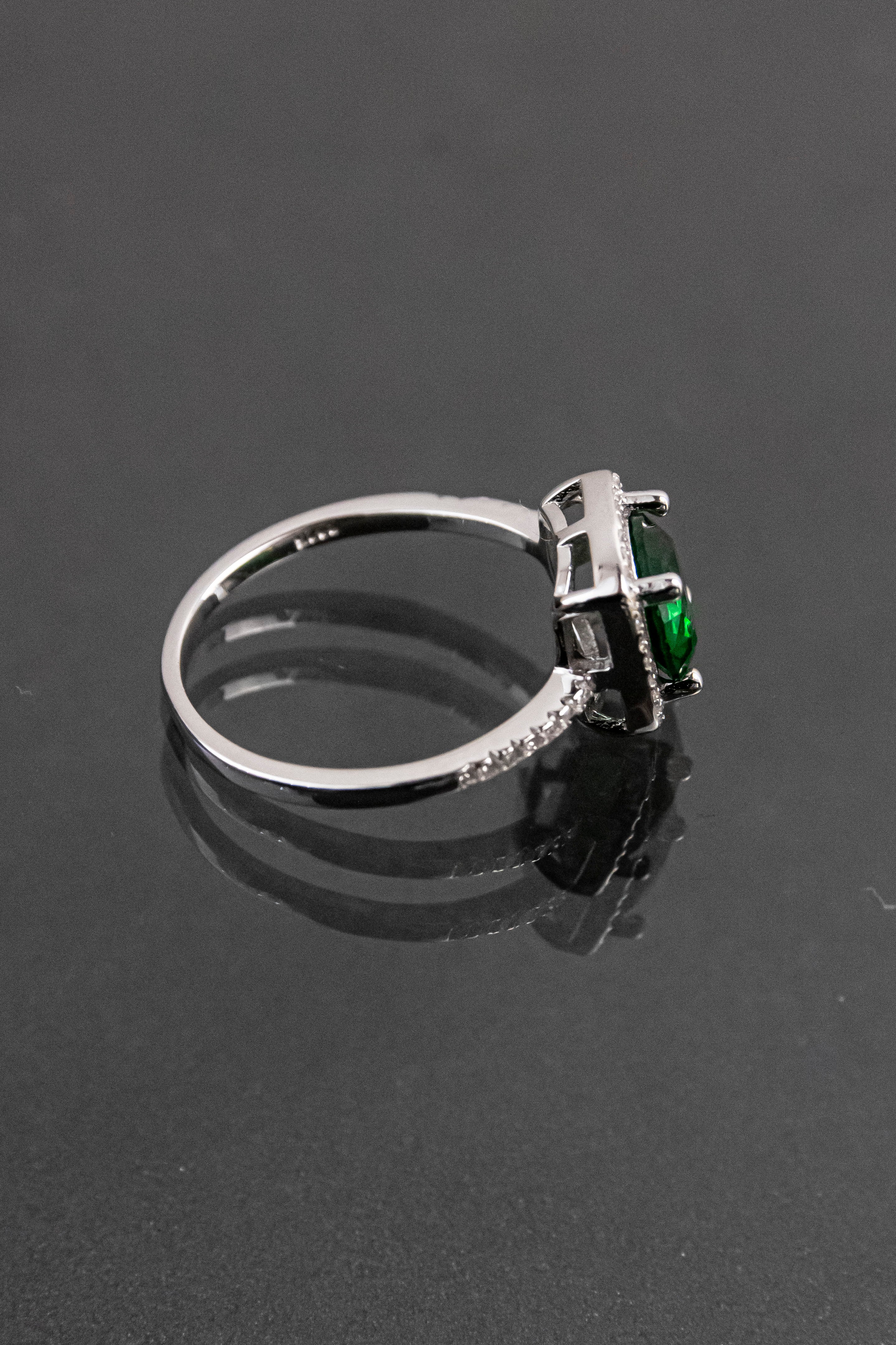 Anillo De Plata Turca Con Piedra Natural Verde Esmeralda De Laboratorio