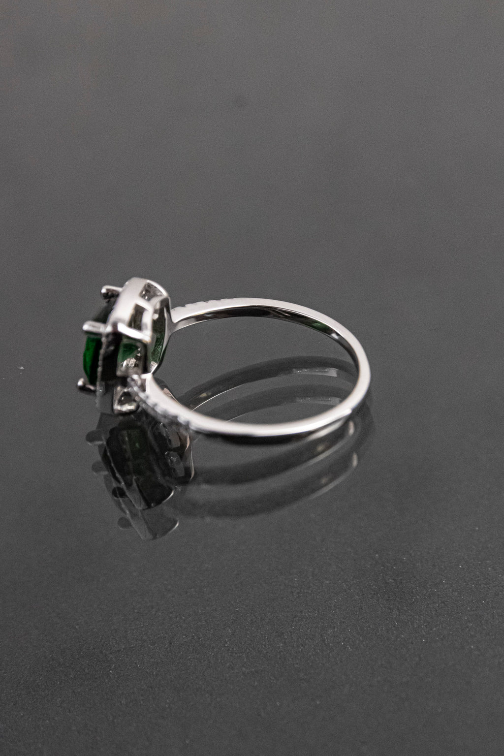 Anillo De Plata Turca Con Piedra Natural Verde Esmeralda De Laboratorio