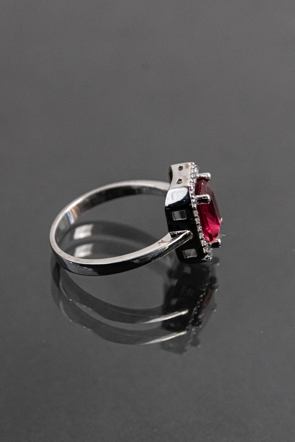 Anillo De Plata Turca Con Piedra Natural Roja De Laboratorio