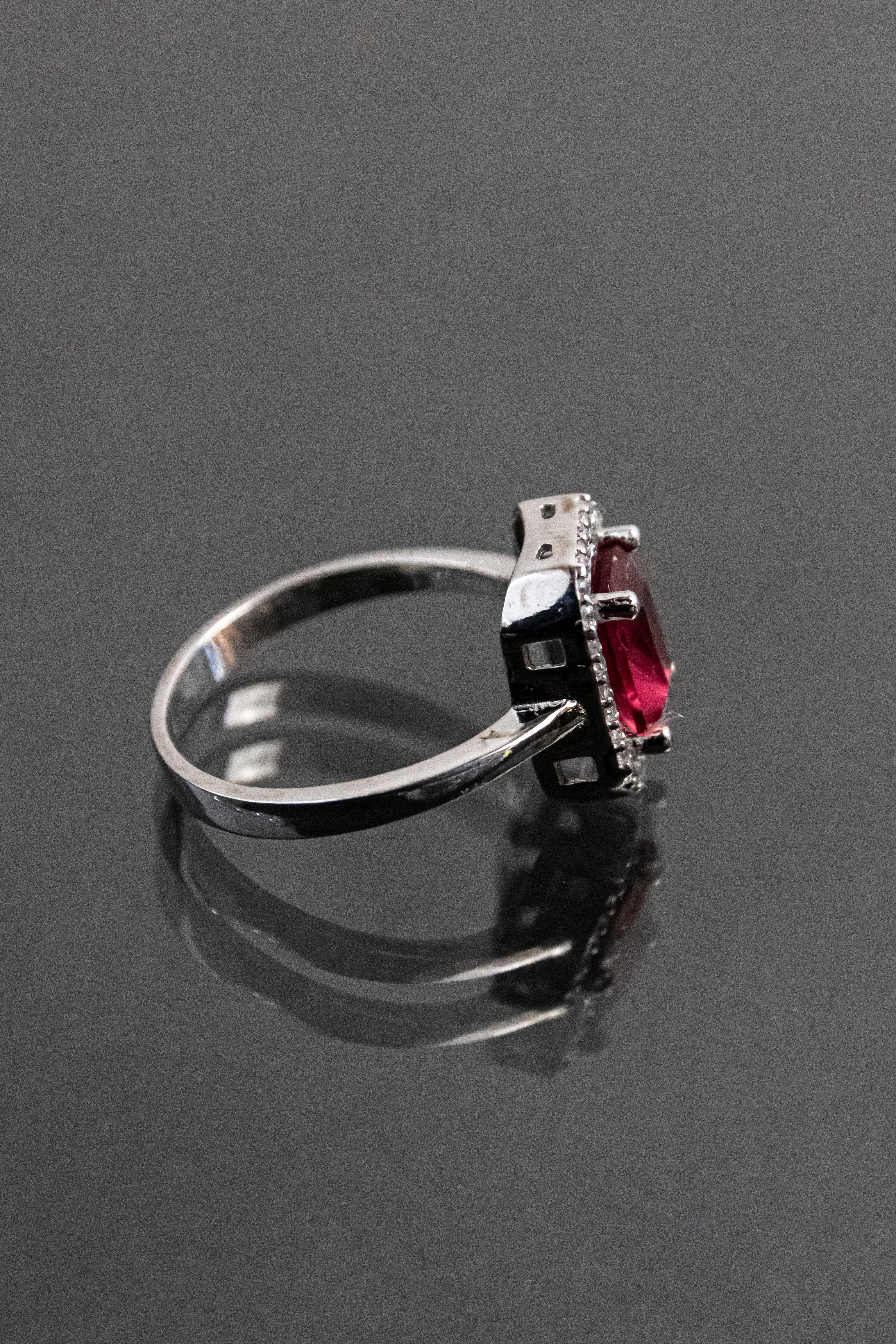 Anillo De Plata Turca Con Piedra Natural Roja De Laboratorio