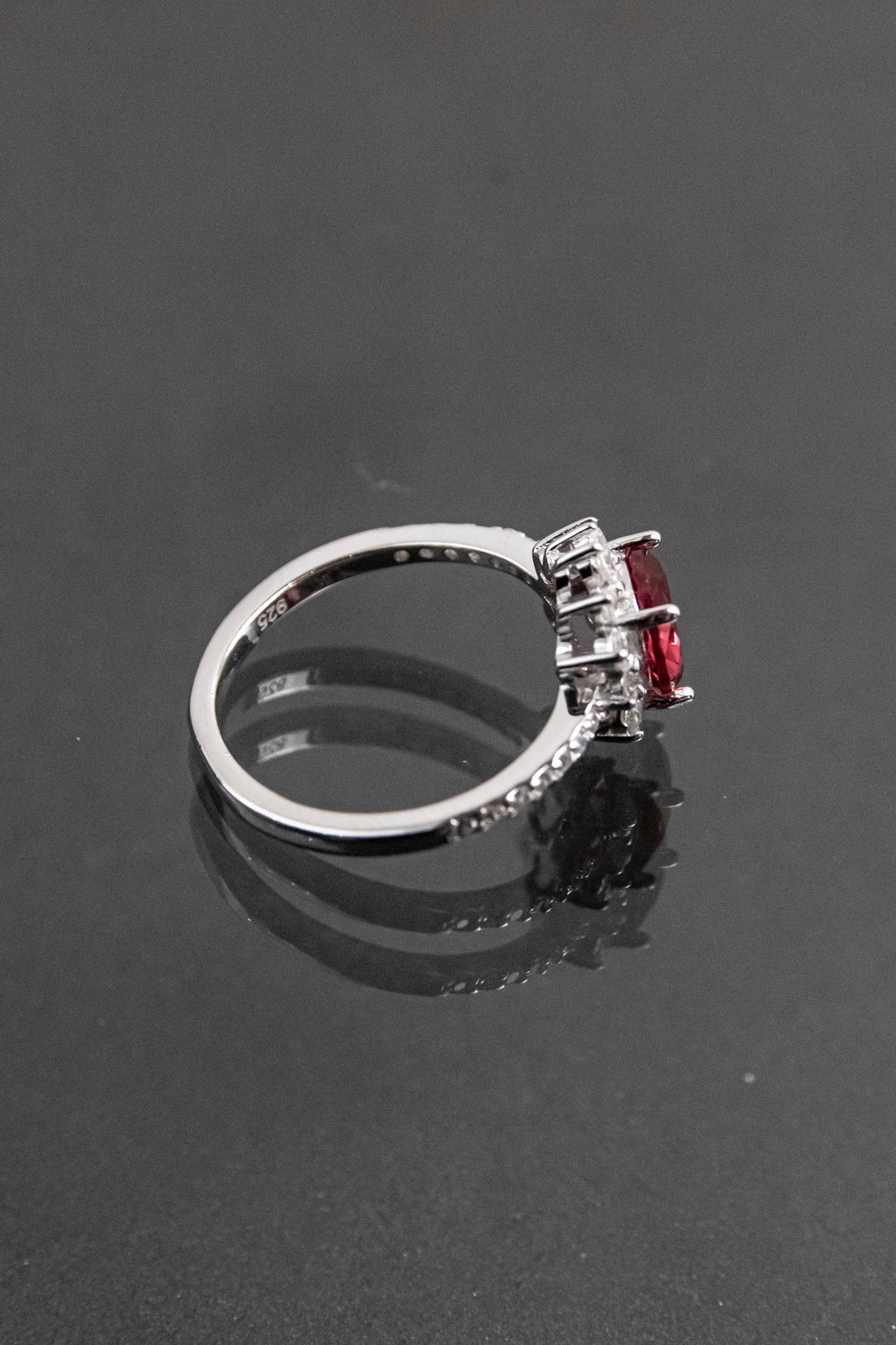 Anillo De Plata Turca Con Piedra Natural Roja De Laboratorio