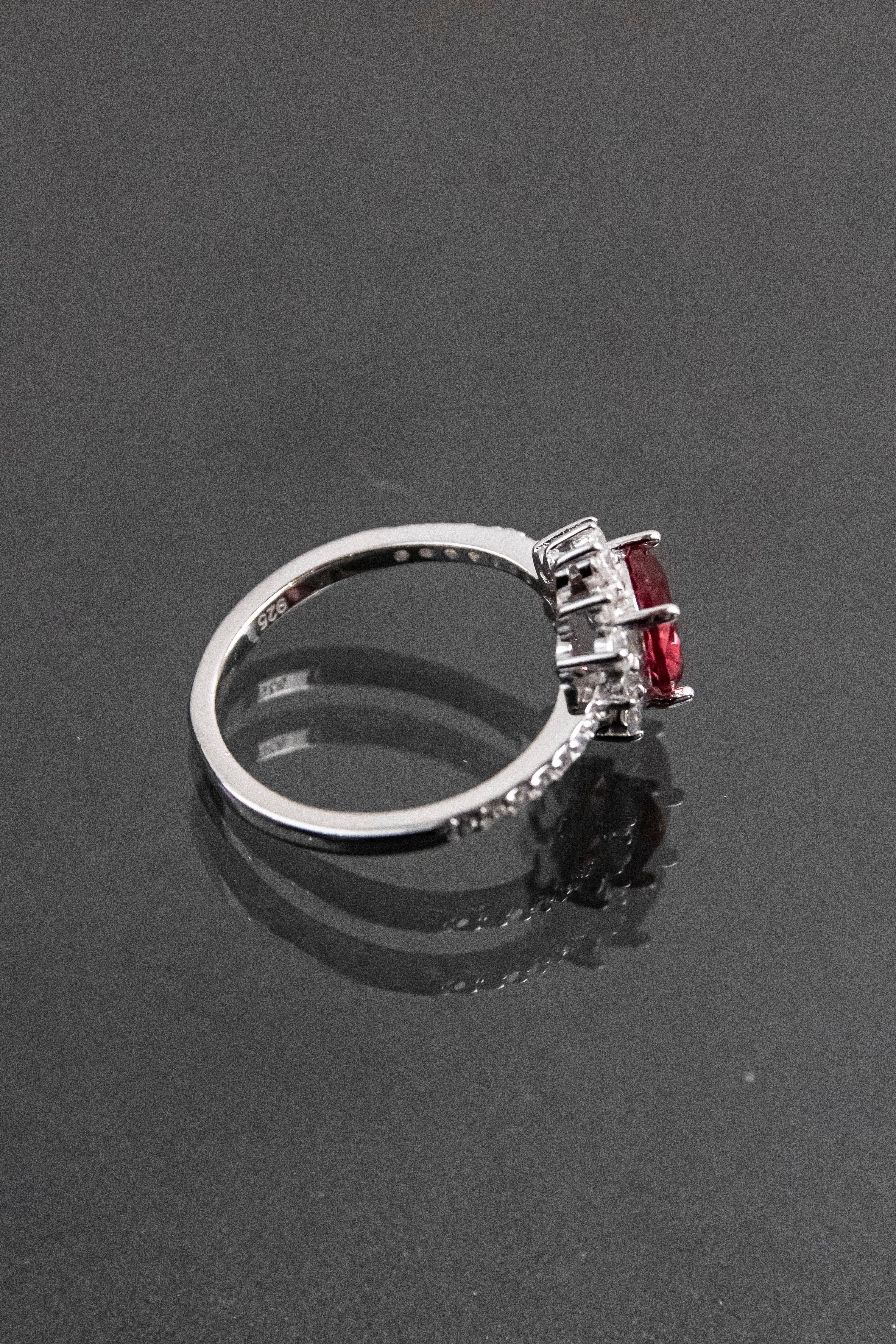 Anillo De Plata Turca Con Piedra Natural Roja De Laboratorio