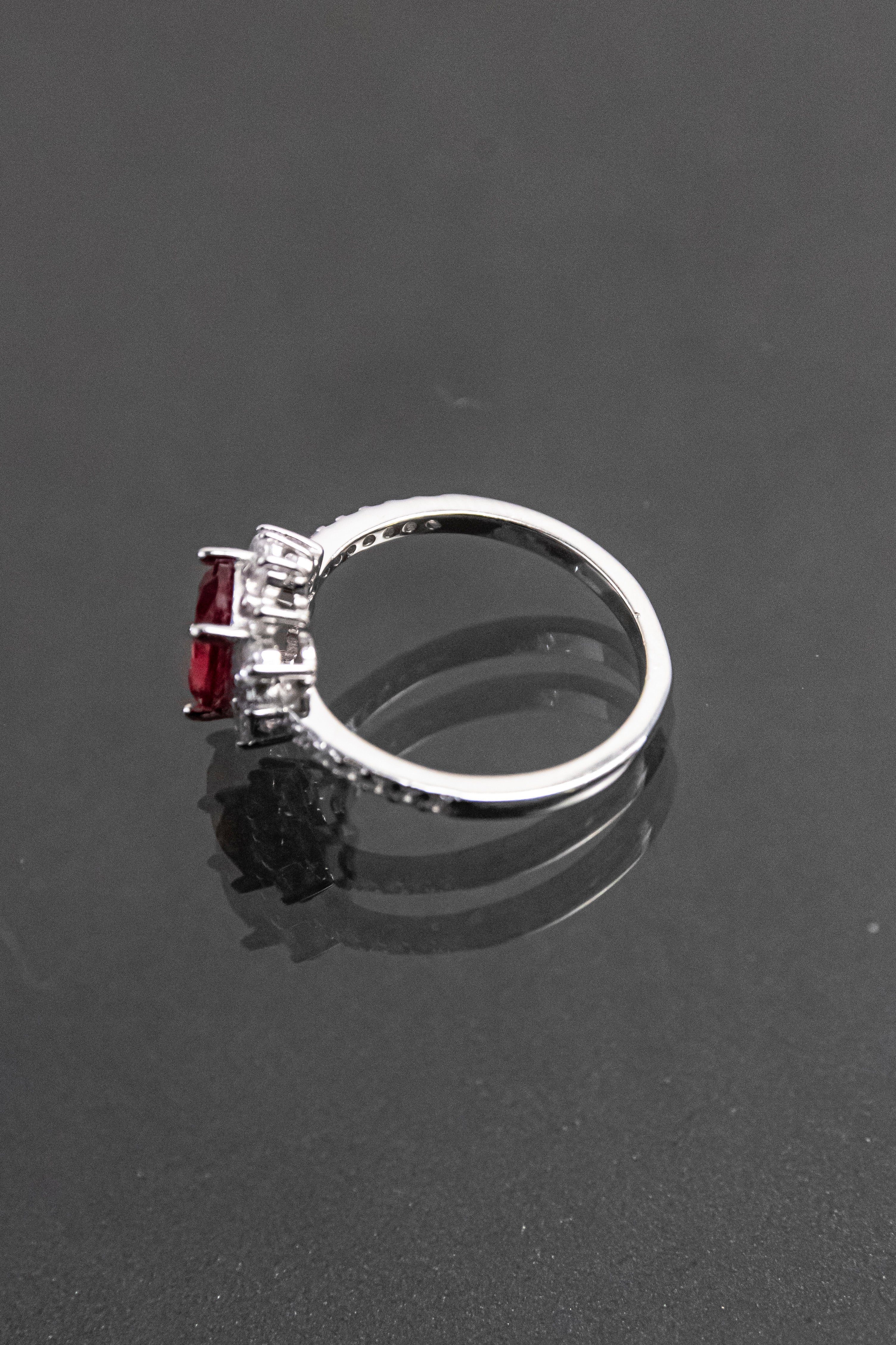 Anillo De Plata Turca Con Piedra Natural Roja De Laboratorio