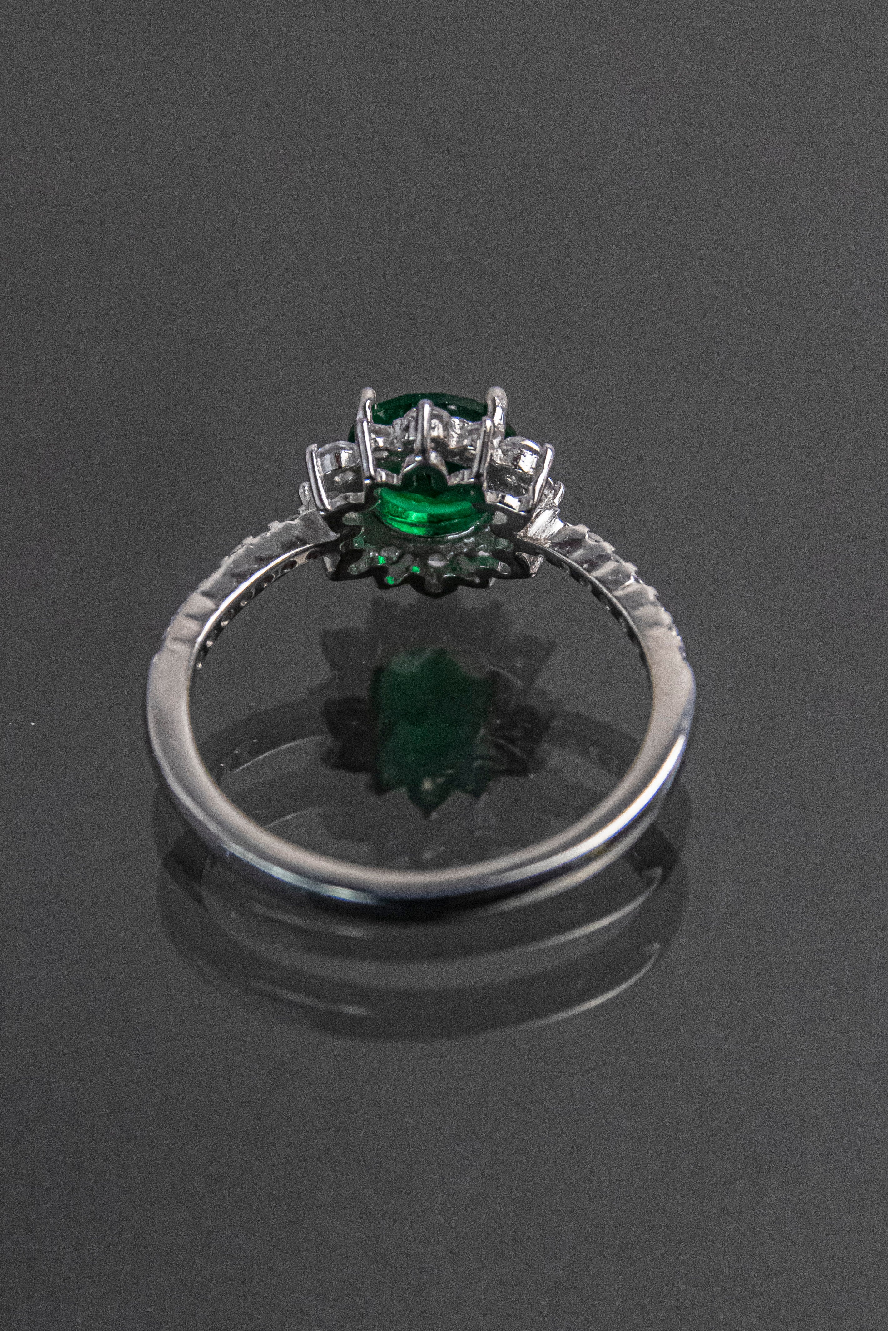 Anillo De Plata Turca Con Piedra Natural Verde Esmeralda De Laboratorio