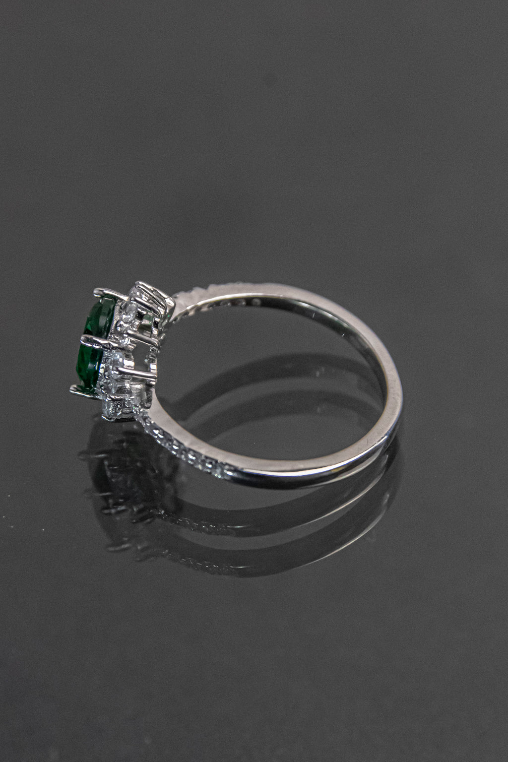 Anillo De Plata Turca Con Piedra Natural Verde Esmeralda De Laboratorio