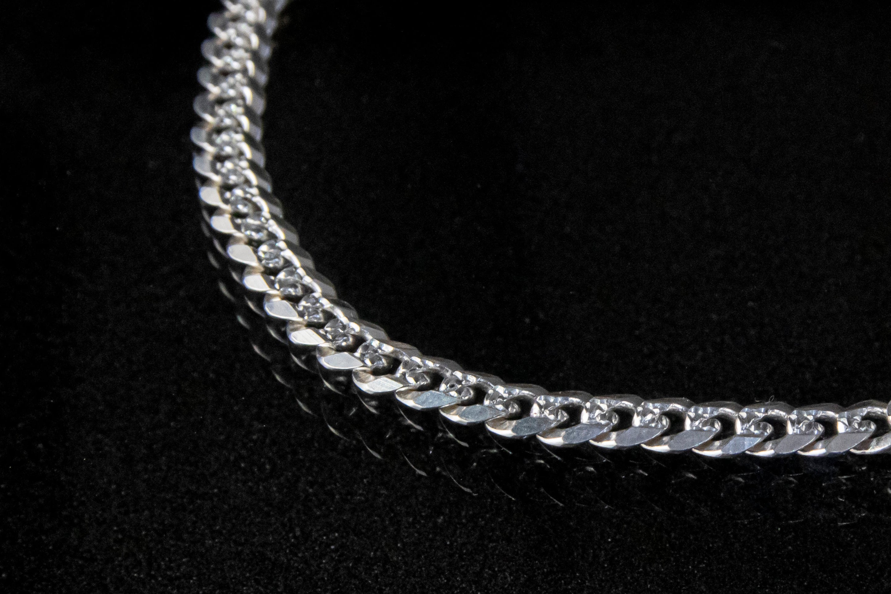 Pulso de Plata Esterlina, eslabón Barbado 4.7mm x 23cm