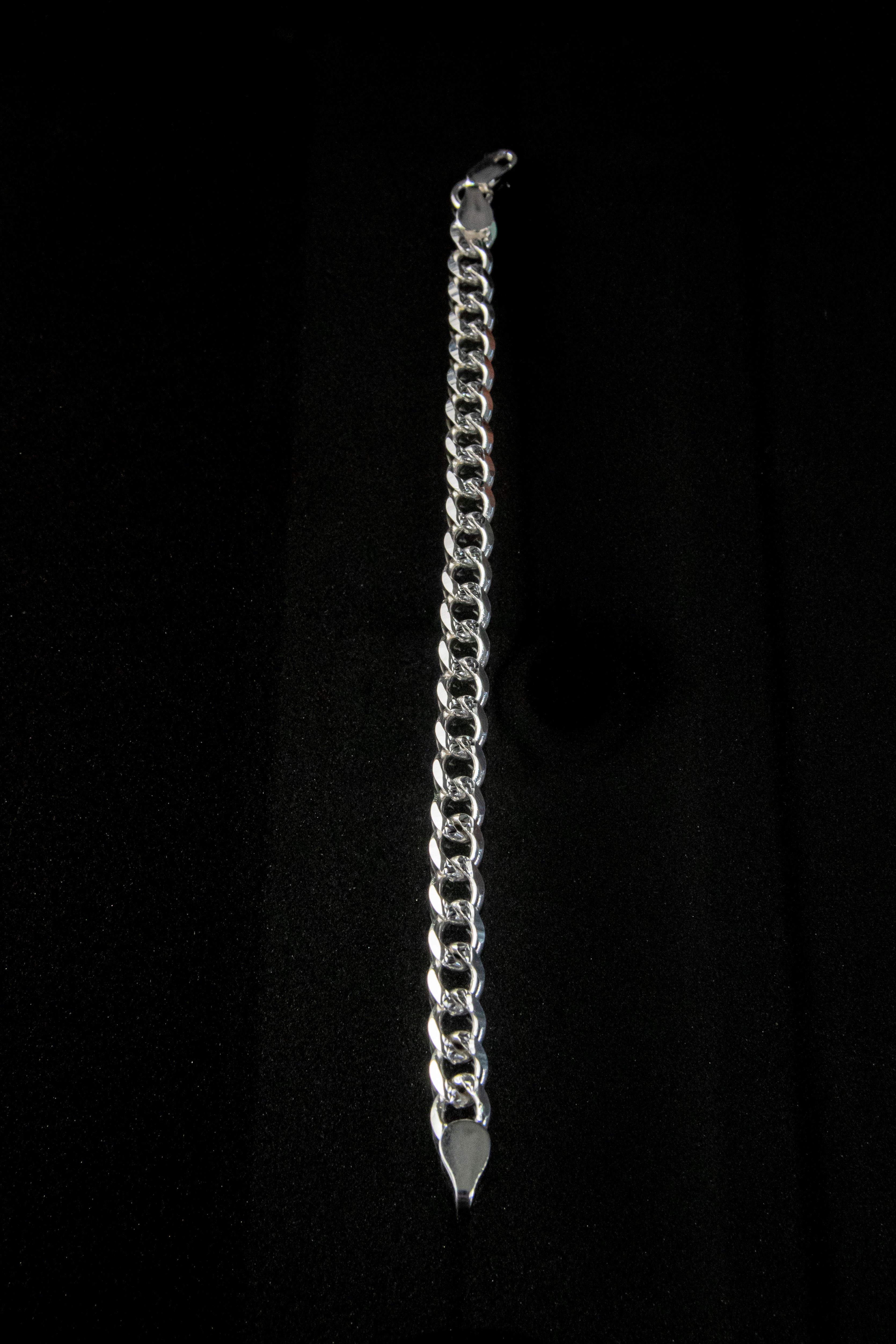 Pulso de Plata Esterlina, eslabón Barbado Diamantado 7.2mm x 18.5cm