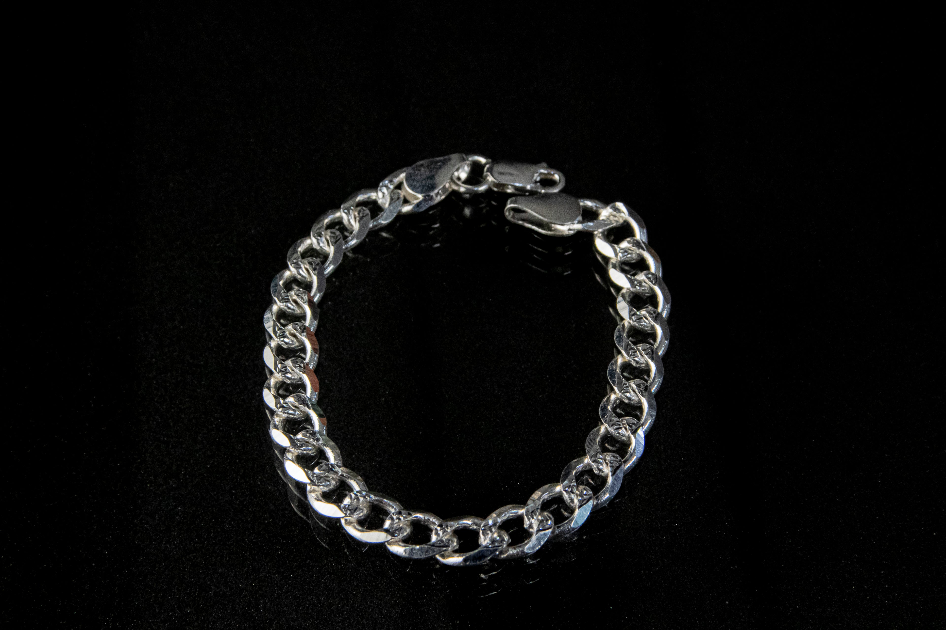 Pulso de Plata Esterlina, eslabón Barbado Diamantado 7.2mm x 18.5cm