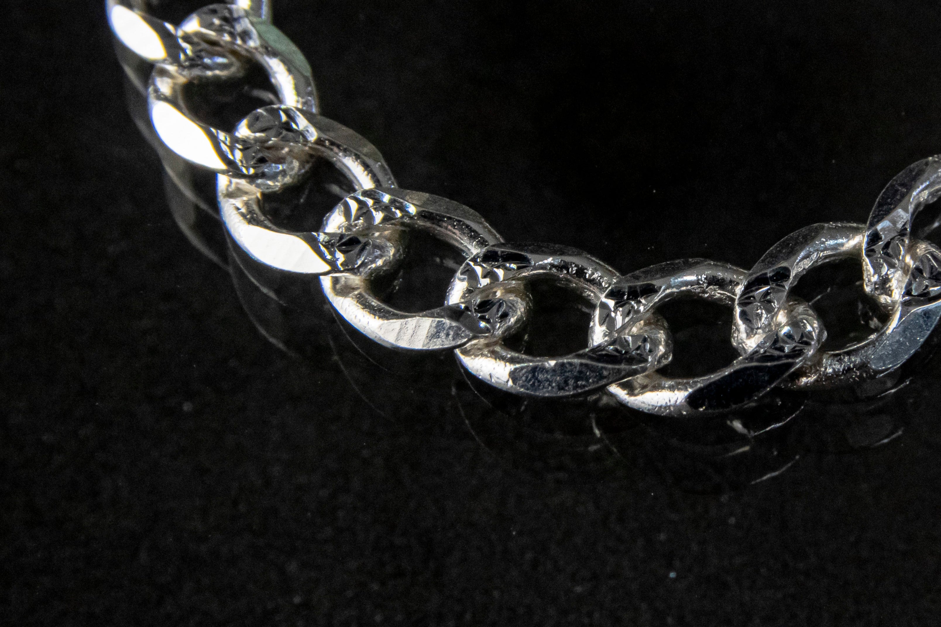 Pulso de Plata Esterlina, eslabón Barbado Diamantado 7.2mm x 18.5cm