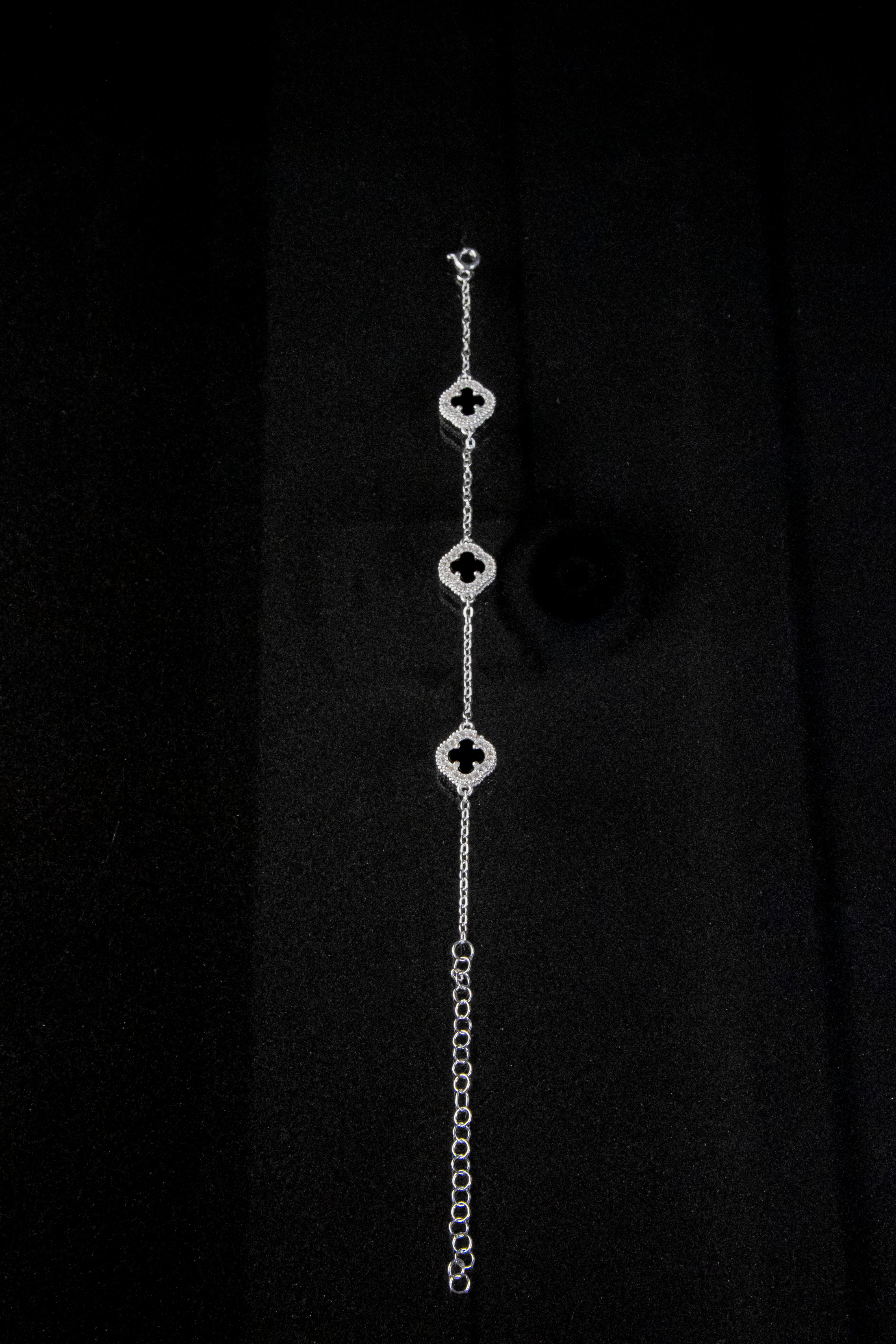 Brazalete De Plata Turka Con Trebol Negros Con zirconias