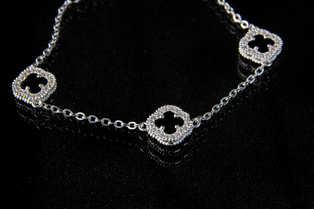Brazalete De Plata Turka Con Trebol Negros Con zirconias