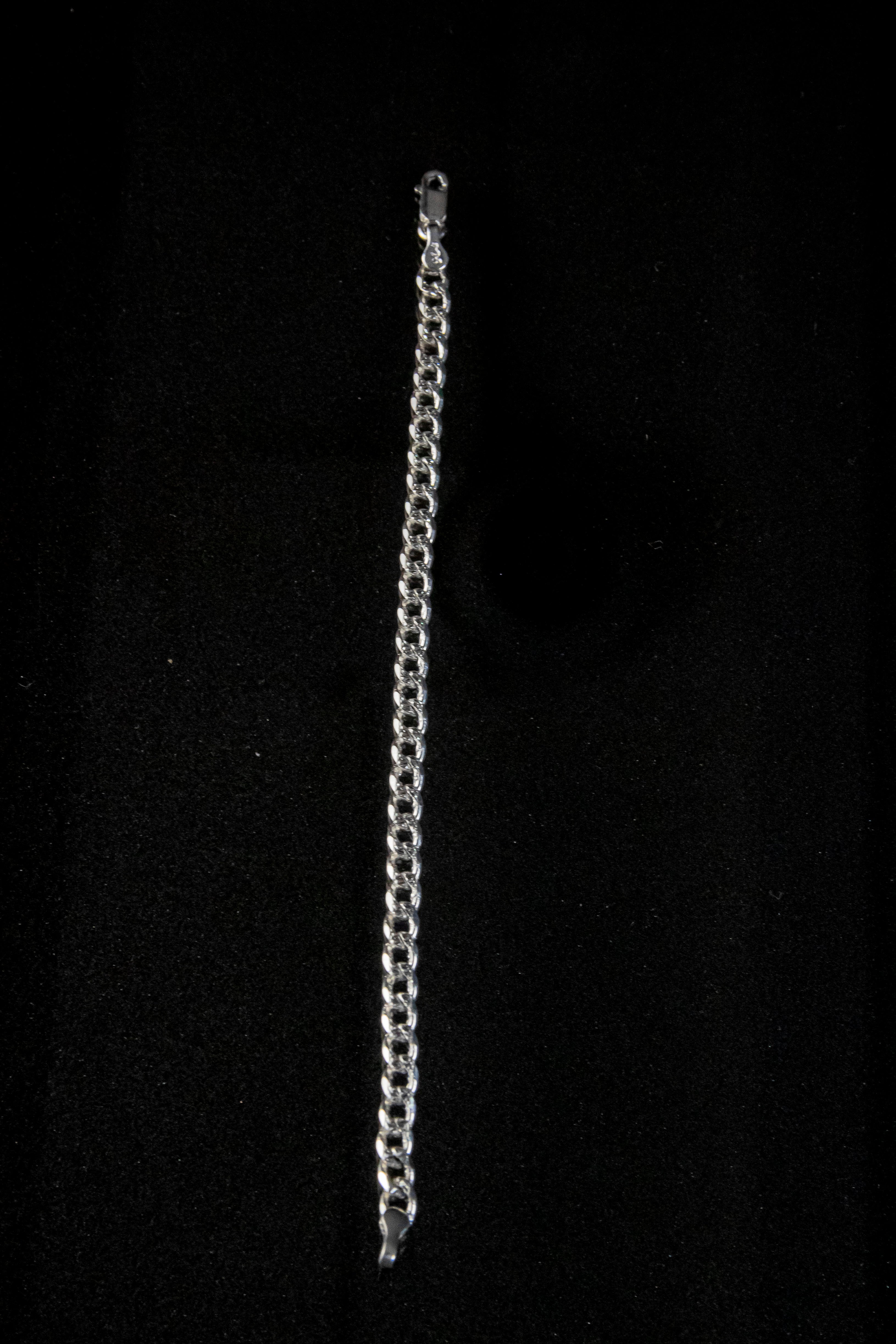 Pulso de Plata Esterlina, Eslabón Barbado Para Niño De 3.9mm x 14cm