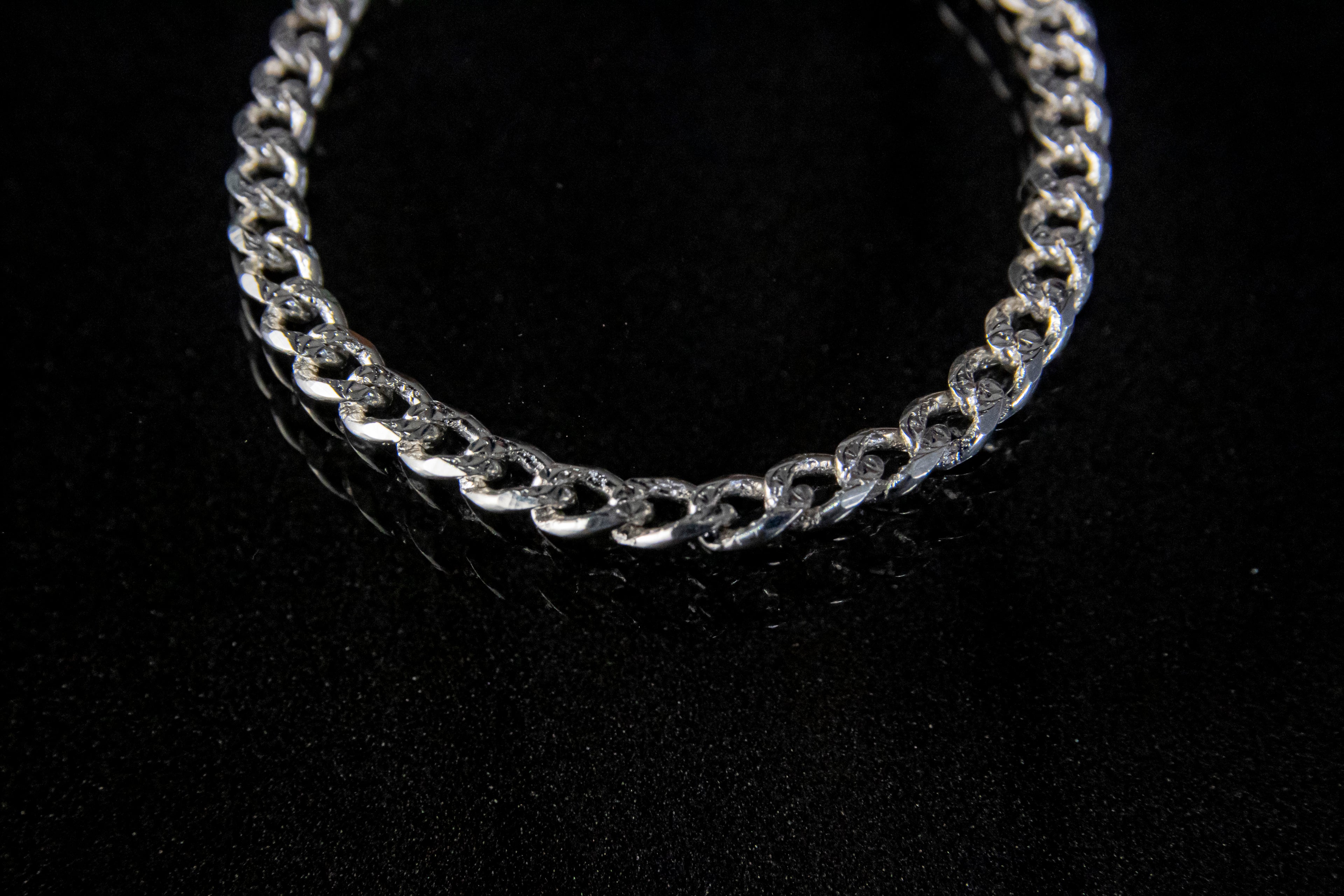 Pulso de Plata Esterlina, Eslabón Barbado Para Niño De 3.9mm x 14cm